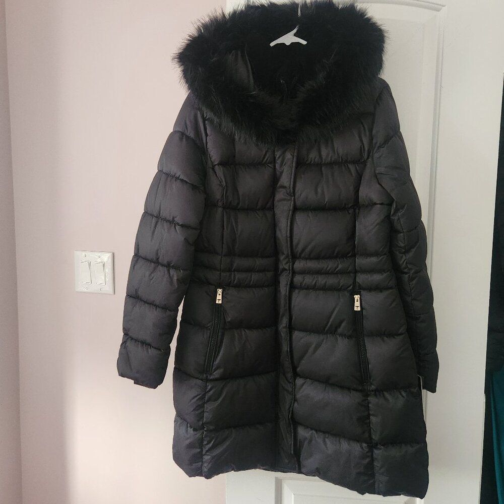 $320 - NWT-Tahari Dana Hooded Faux Fur Trim Puffer Coat - Black - XL - Picture 2 of 14